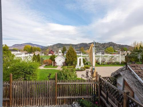 930-932 Lawson Avenue, Kelowna, BC - Outdoor With View