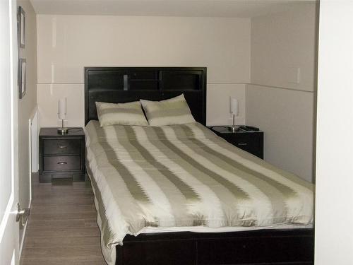 930-932 Lawson Avenue, Kelowna, BC - Indoor Photo Showing Bedroom