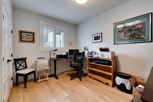 2-935 Borden Avenue, Kelowna, BC - Indoor Photo Showing Office