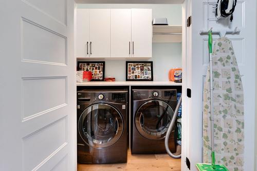 2-935 Borden Avenue, Kelowna, BC - Indoor Photo Showing Laundry Room