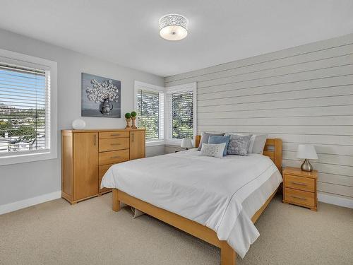 2932 Shannon Lake Road, West Kelowna, BC - Indoor Photo Showing Bedroom