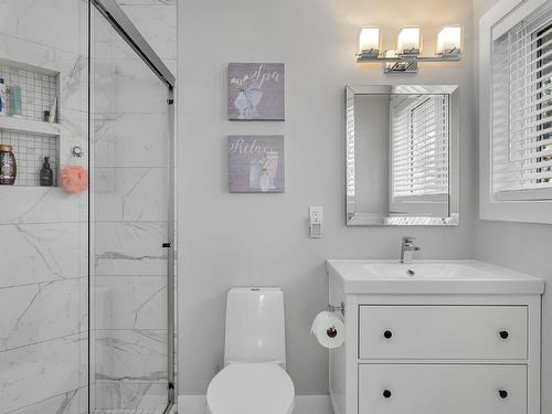 2932 Shannon Lake Road, West Kelowna, BC - Indoor Photo Showing Bathroom