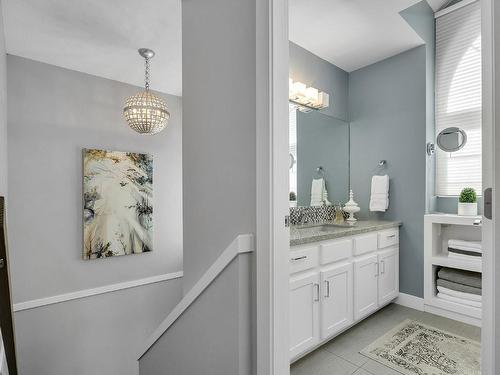 2932 Shannon Lake Road, West Kelowna, BC - Indoor Photo Showing Bathroom