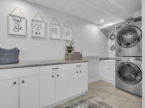 2932 Shannon Lake Road, West Kelowna, BC - Indoor Photo Showing Laundry Room