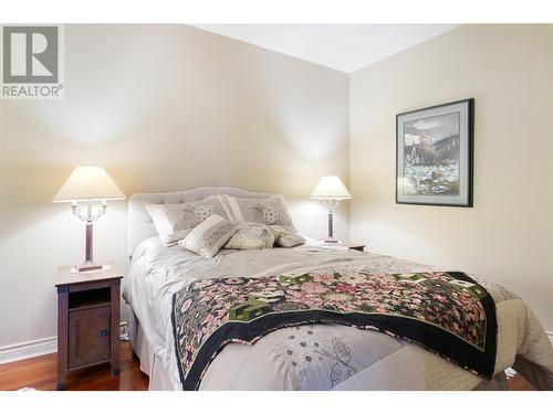 2259 Capistrano Drive, Kelowna, BC - Indoor Photo Showing Bedroom