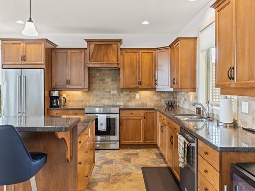 3200 Vineyard View Drive, West Kelowna, BC - Indoor Photo Showing Kitchen With Stainless Steel Kitchen With Double Sink With Upgraded Kitchen