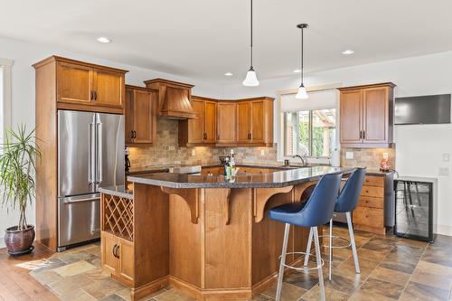 3200 Vineyard View Drive, West Kelowna, BC - Indoor Photo Showing Kitchen With Upgraded Kitchen