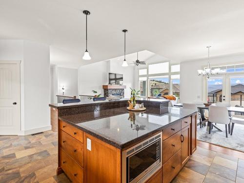 3200 Vineyard View Drive, West Kelowna, BC - Indoor Photo Showing Kitchen With Stainless Steel Kitchen With Double Sink With Upgraded Kitchen