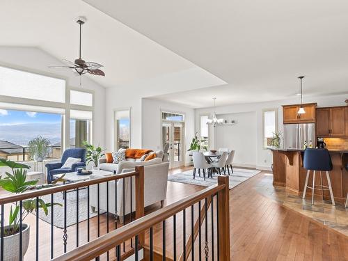 3200 Vineyard View Drive, West Kelowna, BC - Indoor Photo Showing Dining Room