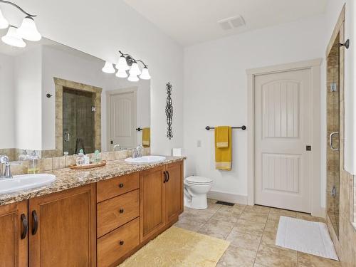 3200 Vineyard View Drive, West Kelowna, BC - Indoor Photo Showing Bedroom