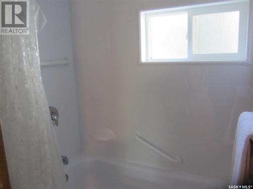 122 1St Street W, Leoville, SK - Indoor Photo Showing Bathroom