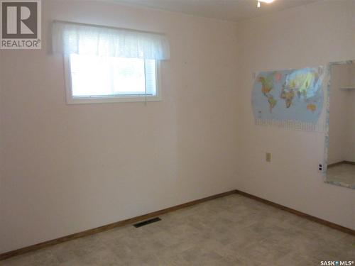 122 1St Street W, Leoville, SK - Indoor Photo Showing Other Room