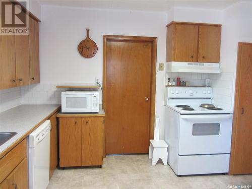 122 1St Street W, Leoville, SK - Indoor Photo Showing Kitchen