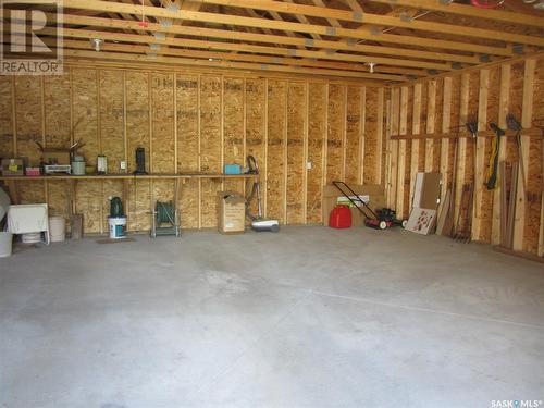 122 1St Street W, Leoville, SK - Indoor Photo Showing Garage