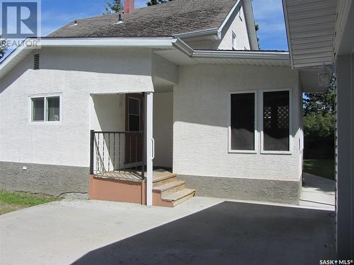 122 1St Street W, Leoville, SK - Outdoor With Exterior