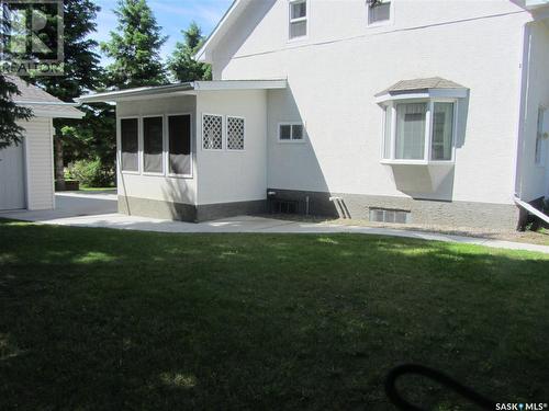 122 1St Street W, Leoville, SK - Outdoor