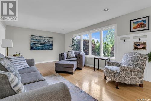 338 Bentham Crescent, Saskatoon, SK - Indoor Photo Showing Living Room
