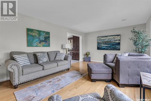 338 Bentham Crescent, Saskatoon, SK - Indoor Photo Showing Living Room