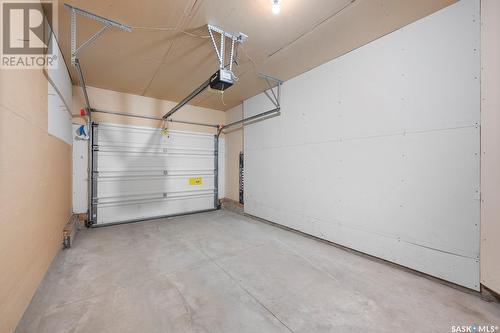 8 2801 Windsor Park Road, Regina, SK - Indoor Photo Showing Garage