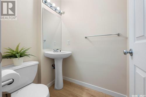 8 2801 Windsor Park Road, Regina, SK - Indoor Photo Showing Bathroom