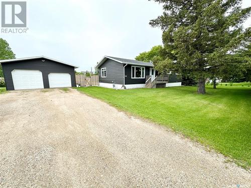 508 Railway Avenue E, Carlyle, SK - Outdoor