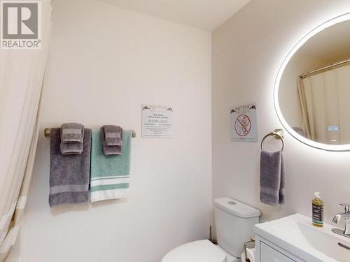 3465 Oak Street, Texada Island, BC - Indoor Photo Showing Bathroom