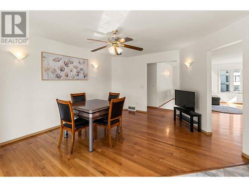 1531 Lawrence Avenue, Kelowna, BC - Indoor Photo Showing Dining Room