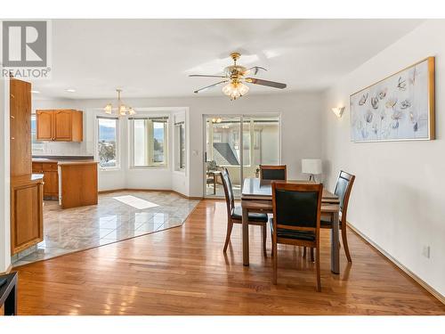 1531 Lawrence Avenue, Kelowna, BC - Indoor Photo Showing Dining Room