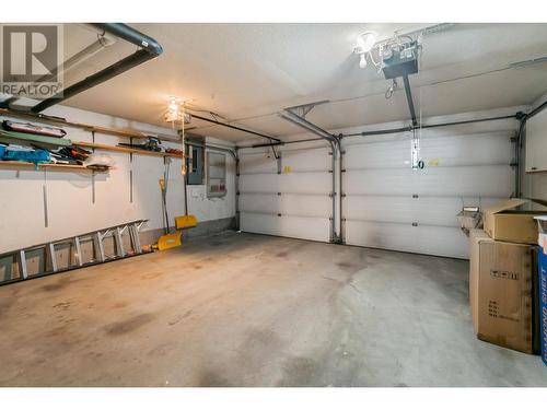 1531 Lawrence Avenue, Kelowna, BC - Indoor Photo Showing Garage