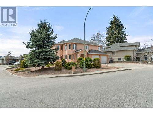 1531 Lawrence Avenue, Kelowna, BC - Outdoor