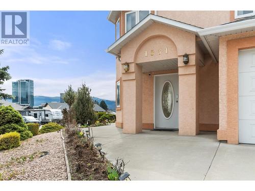 1531 Lawrence Avenue, Kelowna, BC - Outdoor