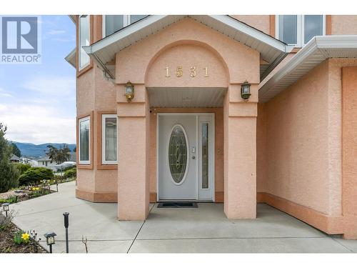 1531 Lawrence Avenue, Kelowna, BC - Outdoor