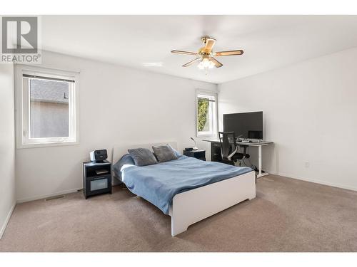 1531 Lawrence Avenue, Kelowna, BC - Indoor Photo Showing Bedroom