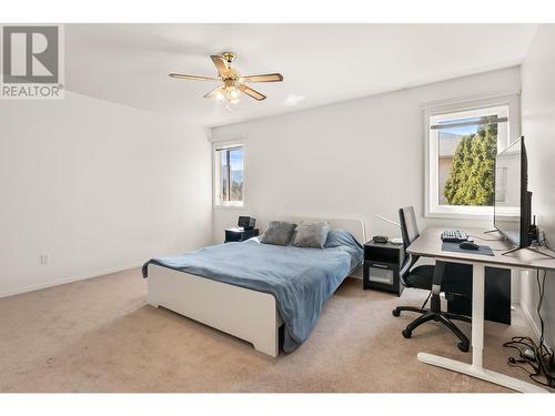 1531 Lawrence Avenue, Kelowna, BC - Indoor Photo Showing Bedroom