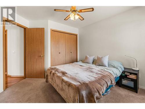 1531 Lawrence Avenue, Kelowna, BC - Indoor Photo Showing Bedroom