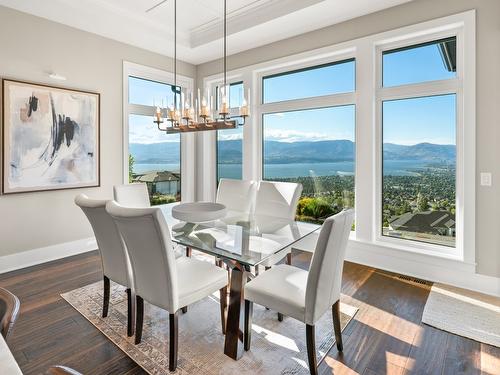 936 Lamont Lane, Kelowna, BC - Indoor Photo Showing Dining Room