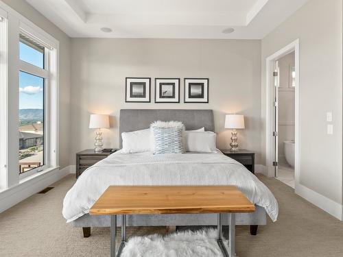 936 Lamont Lane, Kelowna, BC - Indoor Photo Showing Bedroom