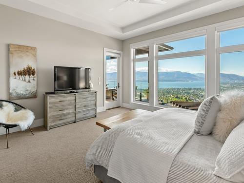 936 Lamont Lane, Kelowna, BC - Indoor Photo Showing Bedroom