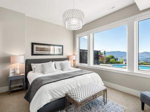 936 Lamont Lane, Kelowna, BC - Indoor Photo Showing Bedroom