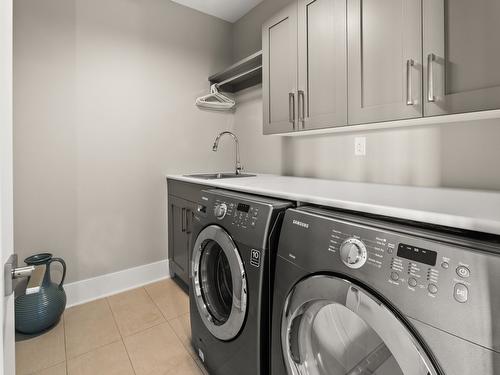 936 Lamont Lane, Kelowna, BC - Indoor Photo Showing Laundry Room