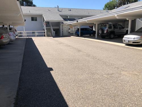 103-2806 35 Street, Vernon, BC - Indoor Photo Showing Garage