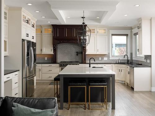 5330 Ptarmigan Street, Kelowna, BC - Indoor Photo Showing Kitchen With Upgraded Kitchen