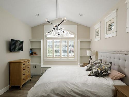 5330 Ptarmigan Street, Kelowna, BC - Indoor Photo Showing Bedroom