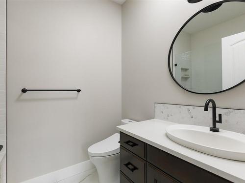 5330 Ptarmigan Street, Kelowna, BC - Indoor Photo Showing Bathroom