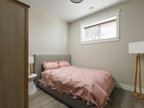 5330 Ptarmigan Street, Kelowna, BC - Indoor Photo Showing Bedroom