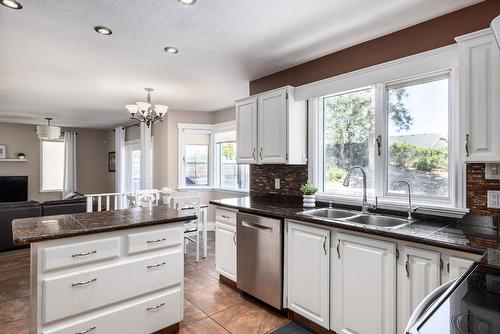 480 Curlew Drive, Kelowna, BC - Indoor Photo Showing Kitchen With Double Sink