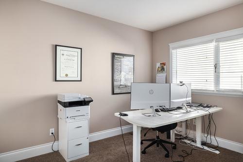 480 Curlew Drive, Kelowna, BC - Indoor Photo Showing Office