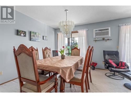 489 Highway 33 W Unit# 301, Kelowna, BC - Indoor Photo Showing Dining Room