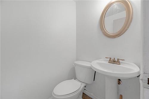 645 Francis Road, Burlington, ON - Indoor Photo Showing Bathroom