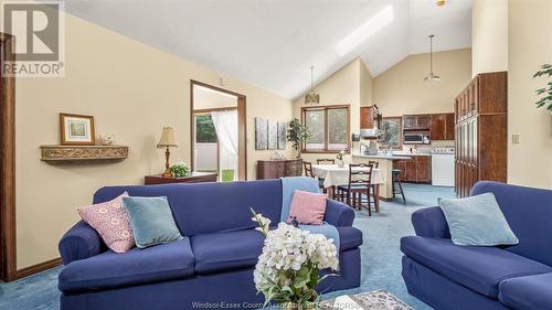 1467 Guildwood Crescent, Lasalle, ON - Indoor Photo Showing Living Room
